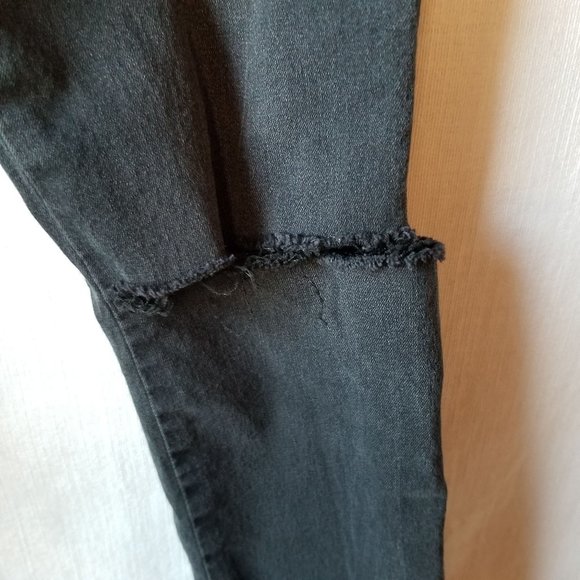 ASOS Black Jeans Distressed Knee Holes Womens Size 26X30 - Picture 9 of 10